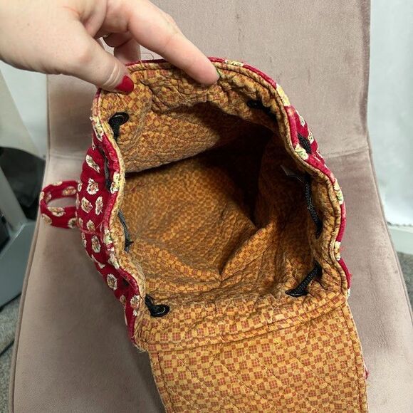 VTG Vera Bradley Drawstring Quilted Backpack Red Paisley Goji Berry Purse Small - Picture 5 of 13